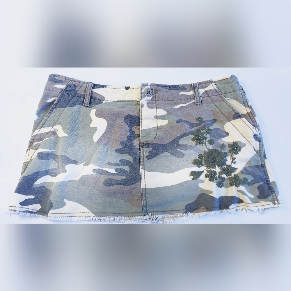 Vintage Y2K Roxy Mini Skirt Camo Floral Embroidered 100% Cotton Sz 12 Fast Ship